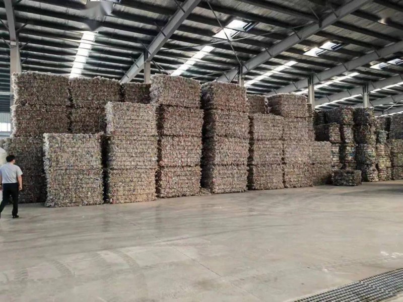 探秘城市“隐秘角落”：废品回收站的故事